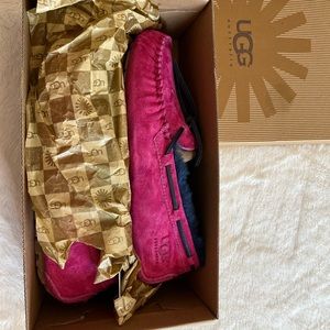 Ugg Australia Dakota Moccasin Slipper Women’s New Magenta / Hot Pink Navy Blue 5
